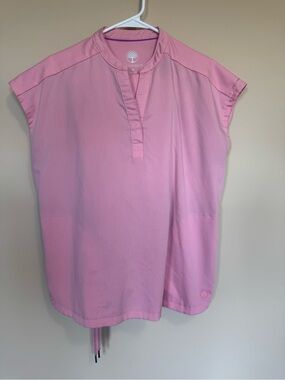 healing hands Pink dolman sleeve scrub top (M) with matching joggers (L)